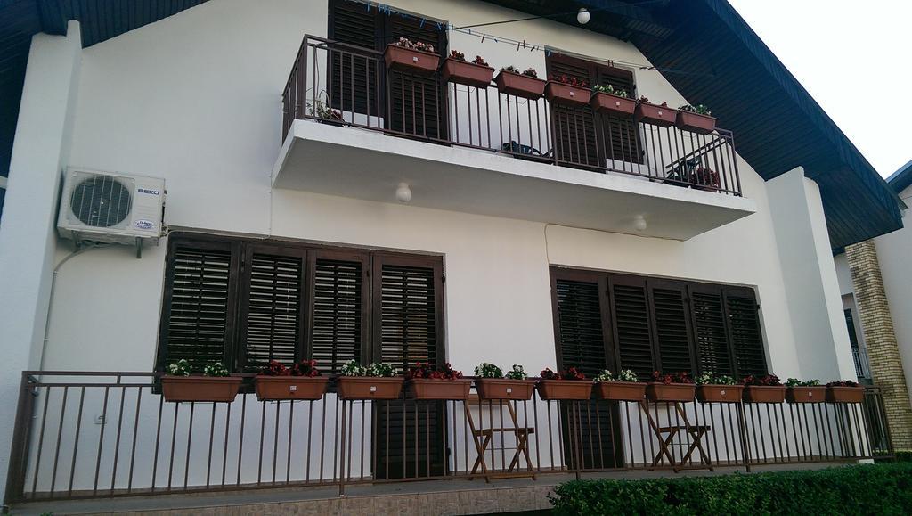 מלון גבגלייה Garden Vila מראה חיצוני תמונה